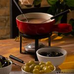 Aparelho-de-Fondue-8-Pecas-para-Queijo-de-Ferro-com-Pintura-Epoxy-e-Ceramica-Vermelho-Lyor